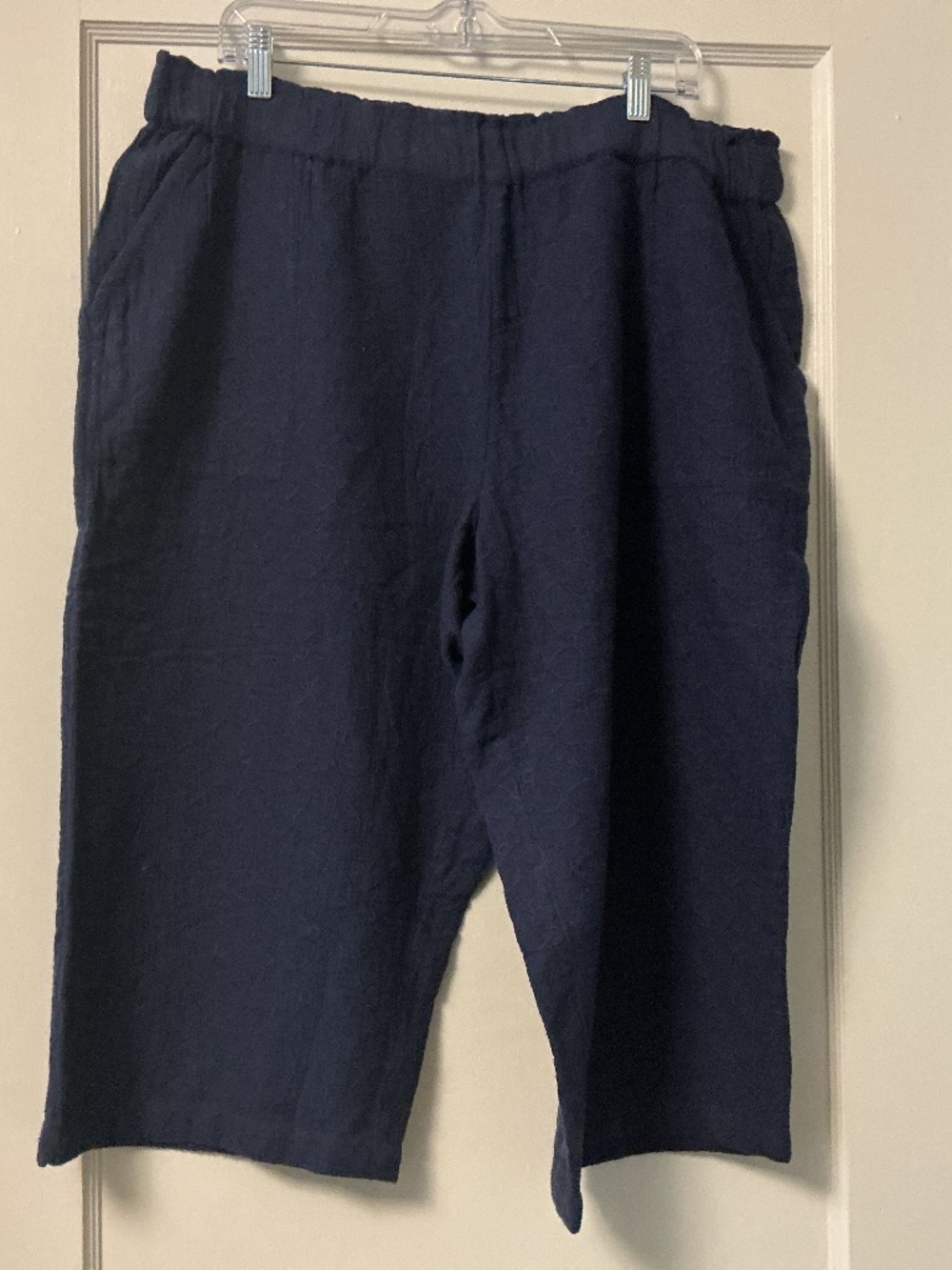 New Denim & Co. Beach Cotton Gauze Capri Pant Stitch Detail Navy size Large